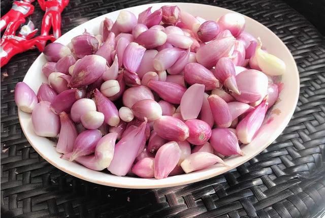 做法|10年馄饨店教:千里香馄饨黑葱油做法,在家也能做馄饨店的味道