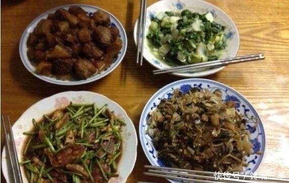  婆婆|怀孕时婆婆在照顾生活，看到一大桌子饭菜，气的我一肚子火