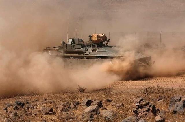  突遭|8月3日22时40分，南部边境突遭火箭弹击中，隐形敌人动手了