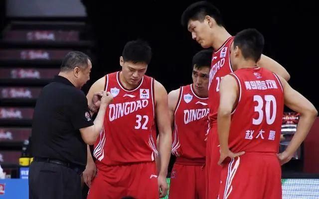  青岛|巩晓彬避免3连败收官！季后赛再战青岛还要看内线