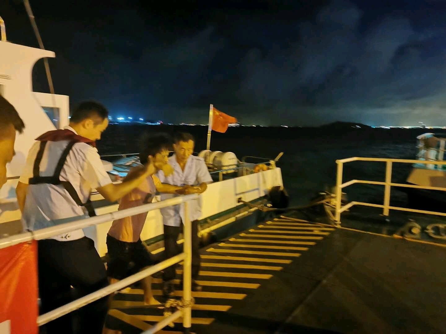  死亡|深圳妈湾码头两船相撞致3人死亡