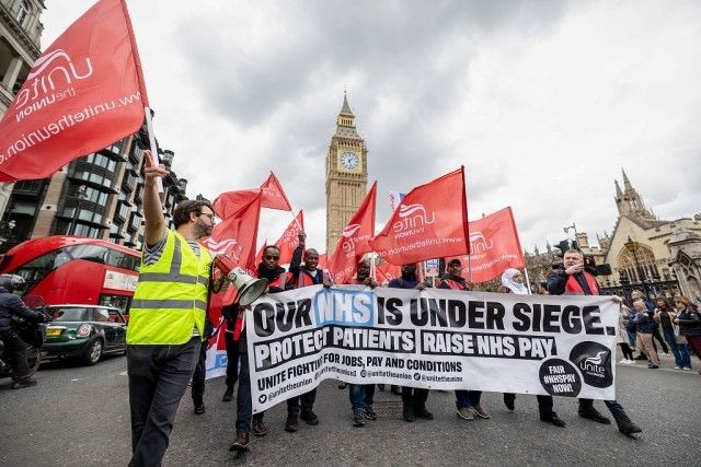 借英国医生不满，澳大利亚高薪挖人：承诺他们将成澳5%最高收入人群