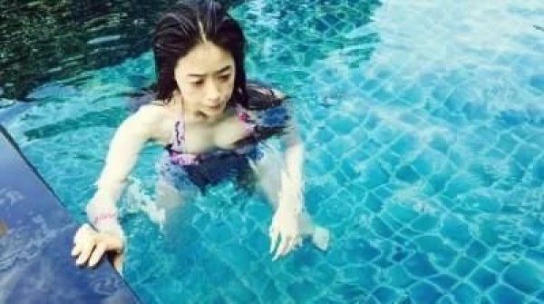  嫌弃|两年前膨胀到飞起，如今却惨遭老板嫌弃，网友：年度最尴尬女艺人!