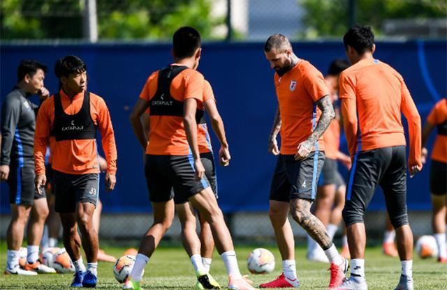  场比赛|CCTV5+直播鲁能VS深足！李霄鹏能否劫富济贫？张效瑞霸气拒绝4连败