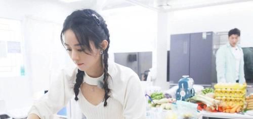  剪辑|何炅和赵丽颖都难逃的“恶意剪辑”，正在揭开国产综艺的遮羞布