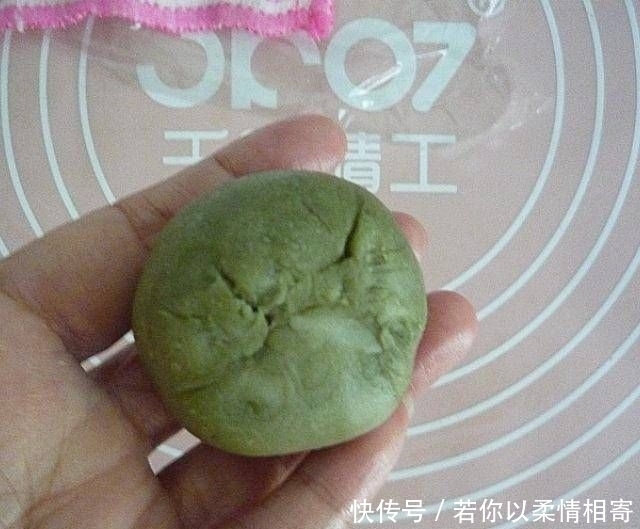  上保鲜膜|抹茶酥和我自己做的红曲糕点，不油腻