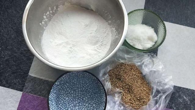  学会|空心油麻球做起来怕被“炸”？学会这1招，新手也能简单做出来！