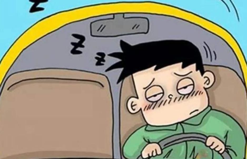  车主|高速犯困闭眼几秒钟，撞上大巴车子报废，车主：车子买了不到半年