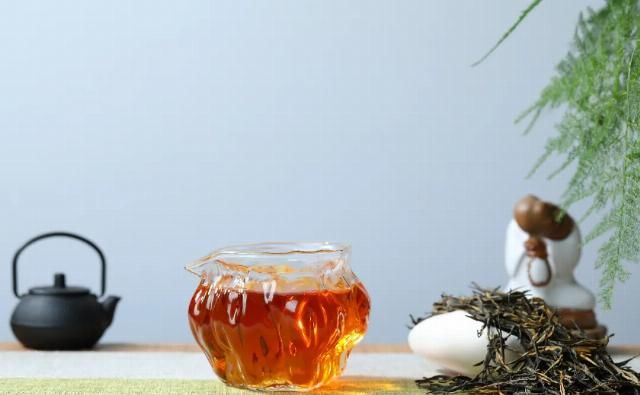  茶叶内含物质|从小白到资深，茶友们都在喝什么茶？