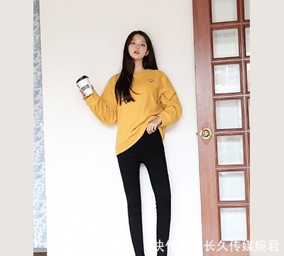 小黑|曾经火遍街头的小黑裤,重回时尚圈,女孩们纷纷穿起来