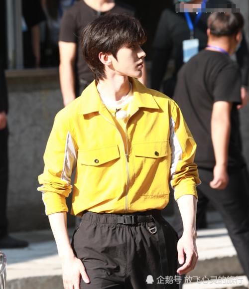  蔡徐坤|蔡徐坤《跑男》中称600块可以吃吃三天外卖，被指铺张浪费