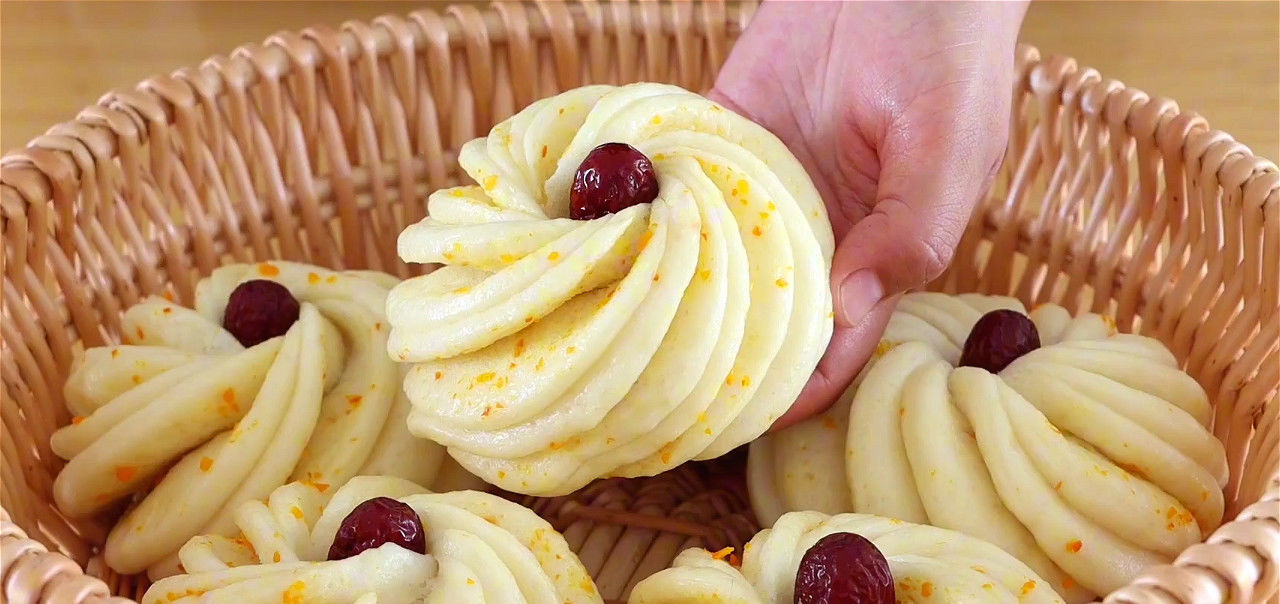  出锅暄|家常版花卷做法，一切一压，出锅暄软又香甜，新手也能做