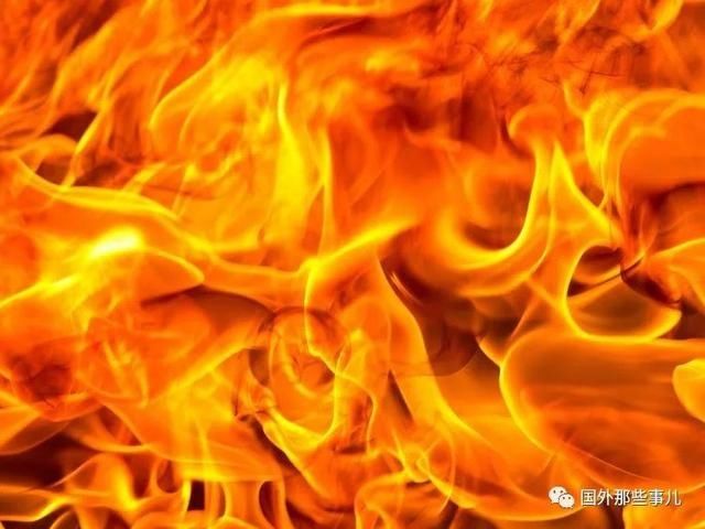  着火|1家3口睡梦中房子着火，母亲和3岁双胞胎全身亡