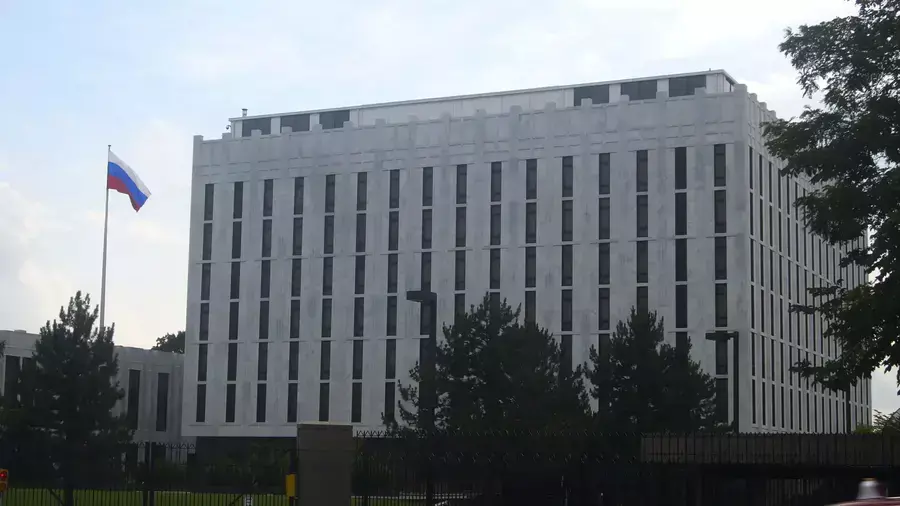 俄驻美使馆：美情报部门利用手机试图策反俄外交官