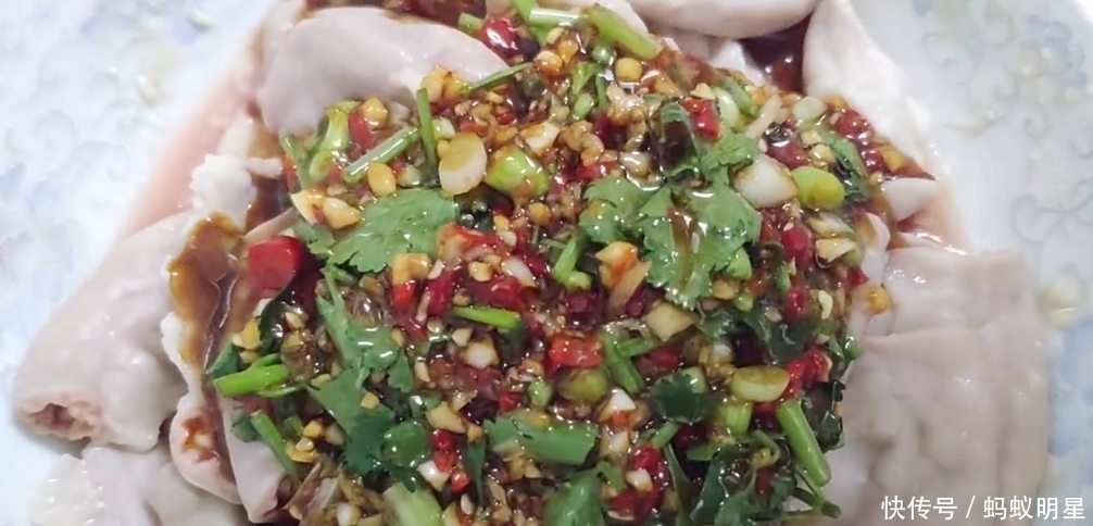 搅拌均匀|猪粉肠就是好吃,教大家简单这样做,脆嫩入味,难怪那么多人爱吃