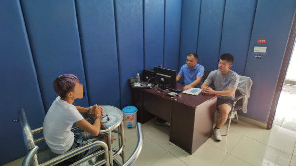 手机|加粉就送手机？普陀警方捣毁一以“加粉送手机”为噱头实施诈骗的犯罪团伙