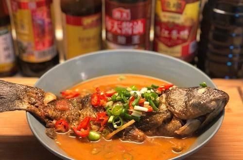 县豆瓣酱|只要掌握了煎鱼不破的4个小窍门,准保做出来的鱼好吃又有卖相!