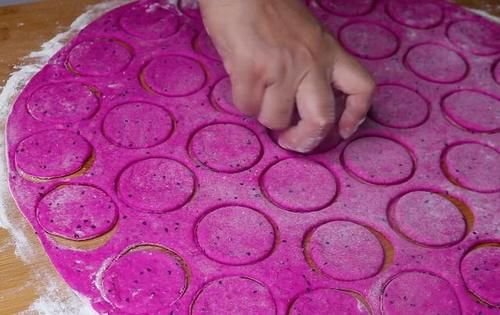 火龙果|南瓜配火龙果,你没试过的新做法,好吃极了