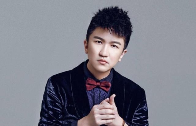 动不动|《奔跑吧》做作的男嘉宾,动不动就矫情,连导演看不下去了