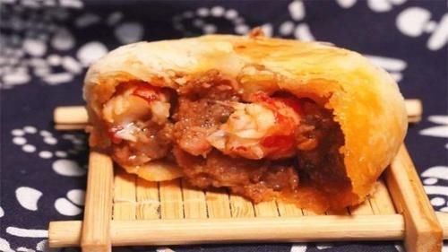 堪称|月饼屡创新奇，堪称月饼界“泥石流”，你见过几款“奇葩”月饼