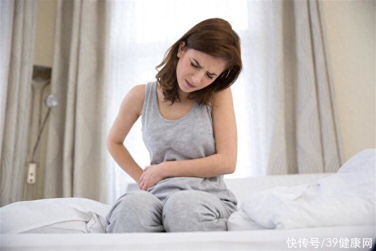 女子两个子宫隔26天又生双胞胎(25岁女性同房后，查出两个阴道，两个子宫！生出来的都是双胞胎吗)