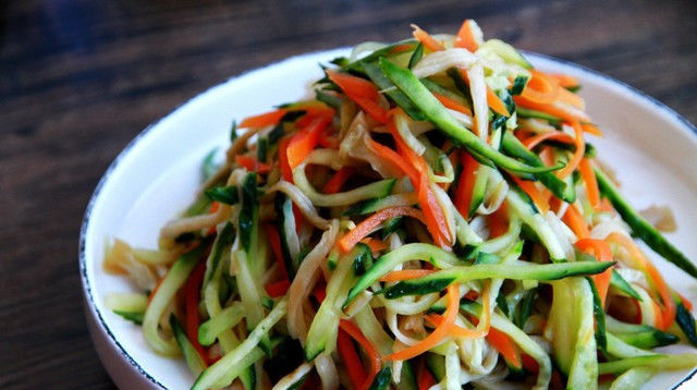  清爽|三伏天爱吃凉拌菜，3种食材拌一拌，色香味俱全，清爽美味
