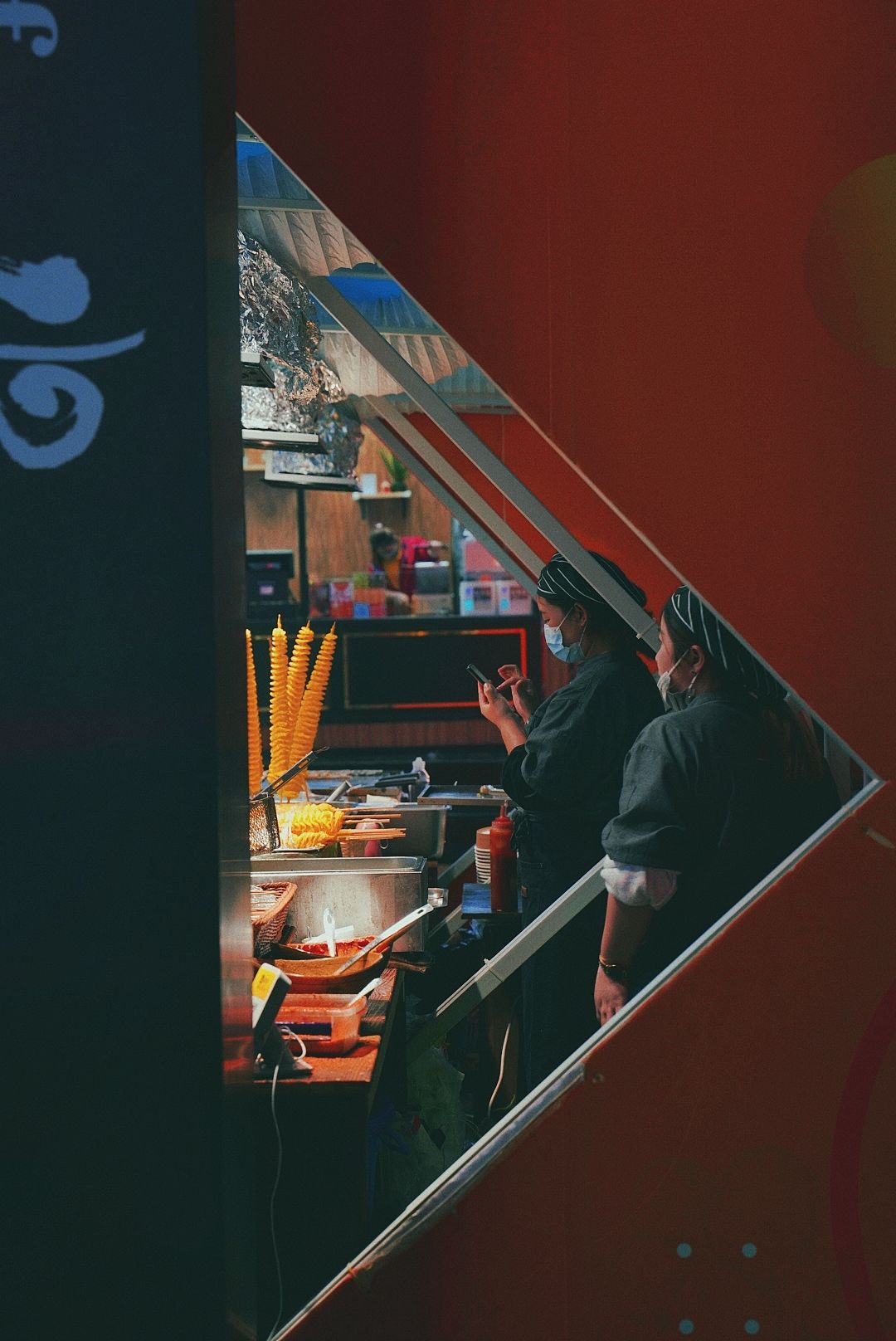 商场里|美食打卡攻略!每一个美食聚集地,都种满了成都人