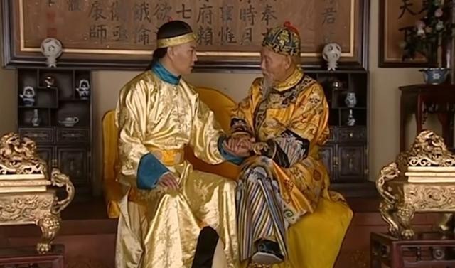 笑话|乾隆在禅位仪式上，闹出了一出笑话，在场大臣们想笑不敢笑