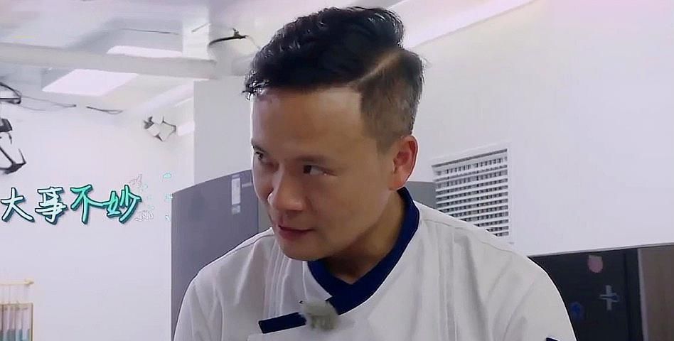  现场|赵丽颖《中餐厅》财务总监被迫营业，嘉宾状况百出，颖宝现场爆哭