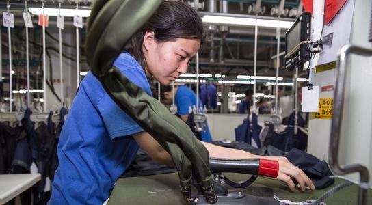  不禁|成人的世界里哪有容易两个字，你努力的样子不禁让人泪流满面