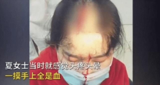 扔下|81岁老人3楼扔下钢管，砸到路人后搬家，事后耍无赖：就这点钱爱要不要