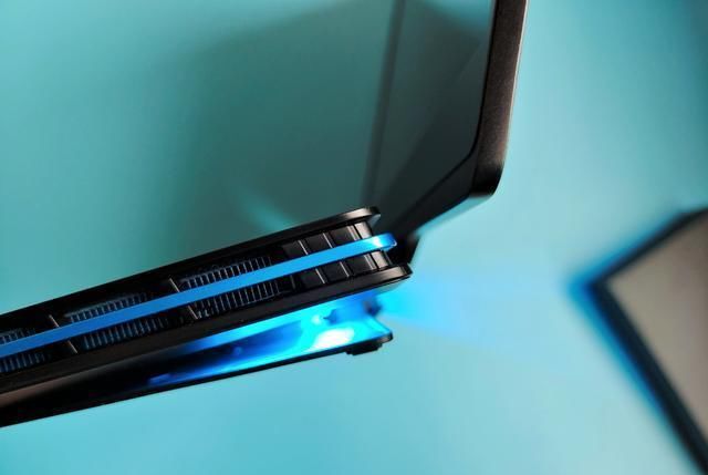 V700|游戏本杀出一匹黑马，荣耀猎人游戏本V700详细评测