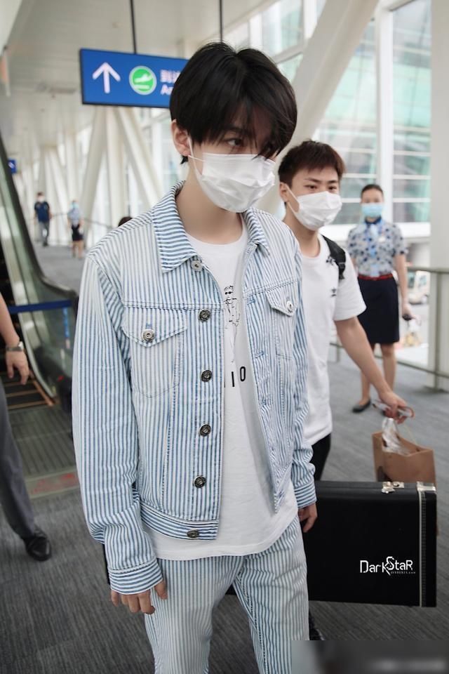  粉丝|《中餐厅4》王俊凯又洗一下午碗，粉丝怼节目组：前两季没刷够吗