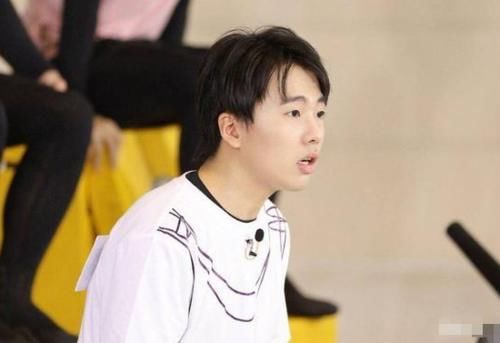  斗笑|《德云斗笑社》之后，德云社开启霸屏模式，一周不缺席，德云女孩福利来啦