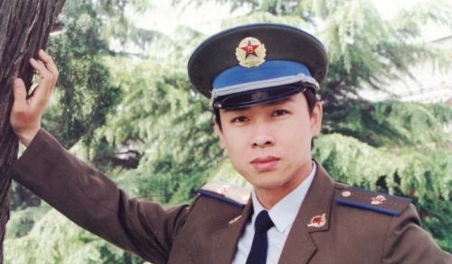 胡亚捷|胡亚捷与妻子3次离婚大战,为何不但没得逞反而还“割地赔款”?