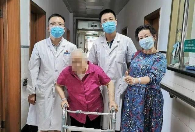  髋关节|髋关节置换手术后，97岁骨折老人重新站立
