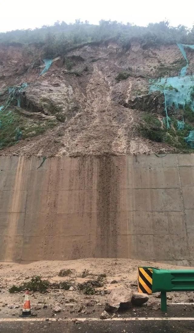  暴雨|受连续暴雨天气影响，天水多条道路通行受阻