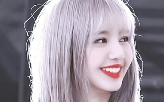 却是|同时期出道,8年后一个是导师,一个却是学员,脸上表情太真实