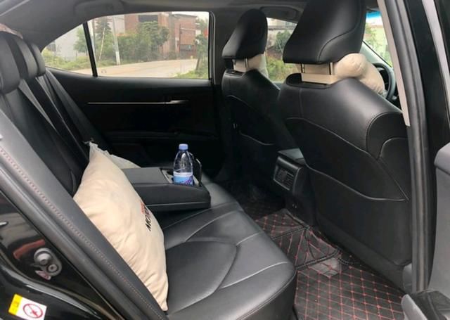  小伙|终于降价了，30岁小伙喜提丰田凯美瑞，分享了用车感受，动力够用