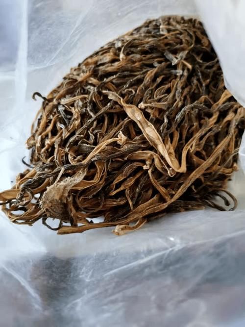  食材|干豆角每年我家都要晒30斤，豆角是药还是菜，留着冬天和肉一起炒，排出毒素，常吃有助于脾胃健康