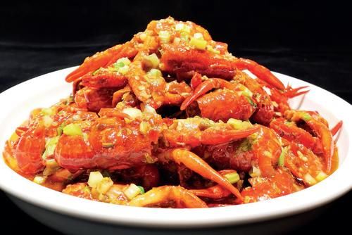  兼备|苍蝇馆美食001：小龙虾先腌制再滑油，咸甜酸辣兼备