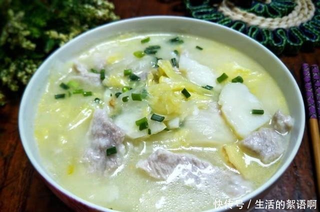隔三差五|白菜土豆一起烧特别好吃,我家隔三差五做,每次上桌连汤汁都不剩
