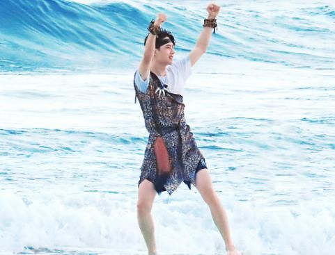  有种|有种击掌方式叫王一博，别人都是手心对手心，他却与众不同，酸了