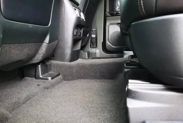  福特|精致的“大兄弟”儿，试驾长安福特全新探险者