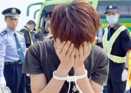 防骗|有银行卡的请小心了，网络套路深，防骗要谨慎，隐私信息切勿泄露