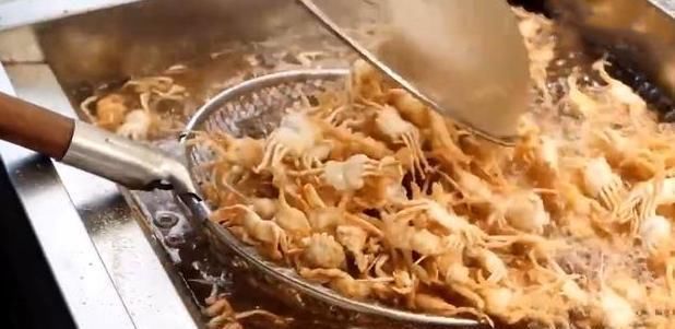 好吃|大妈卖这种“小吃”,15元一斤常断货,日卖三百斤,月赚上万元