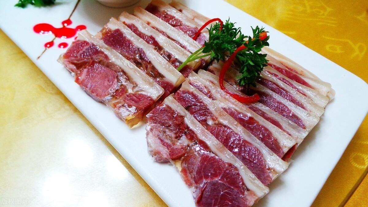经常吃肉和不吃肉的人哪个身体好(经常吃肉的人和从不吃肉的人，谁的身体更健康？把实话告诉你)
