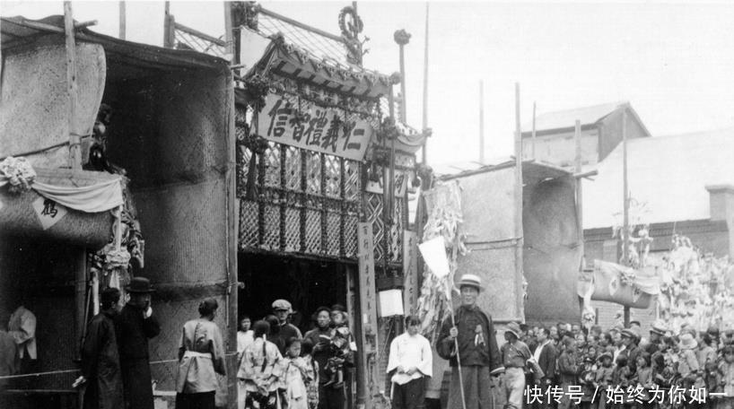 有钱人|张学良统治下的大连老照片,收录了当时有钱人出殡影像!