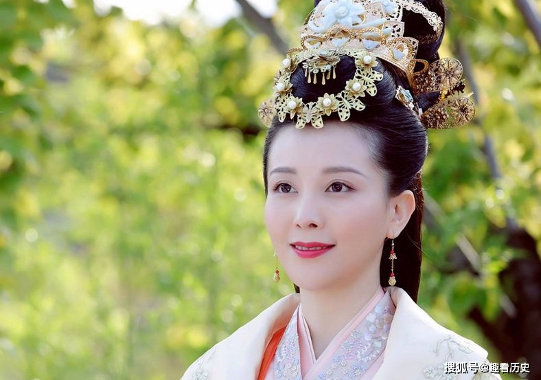  身体|她是乾隆的爱女，天生残疾嫁给尔康，身体却异于常人