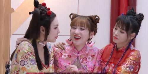  吴昕|张雨绮耳返出现问题，吴昕自责拖累孟佳没脸晋级，王霏霏蹲地痛哭